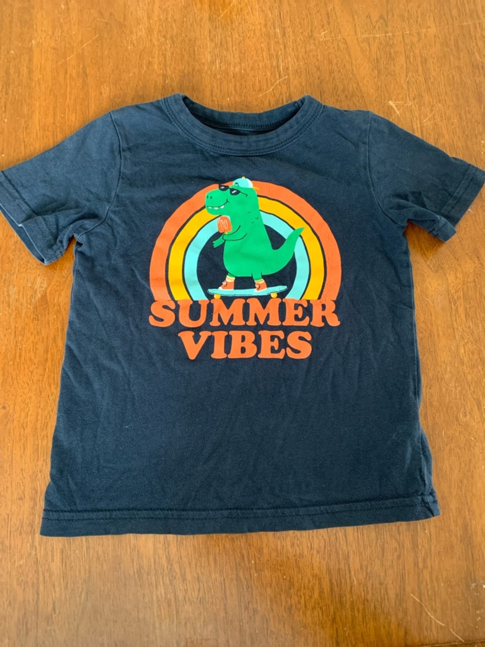 🍓3/$10 Joe Fresh Navy Tee with Green Dino, Orange & Yellow Rainbow 3T